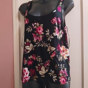 Sleeveless Floral tops